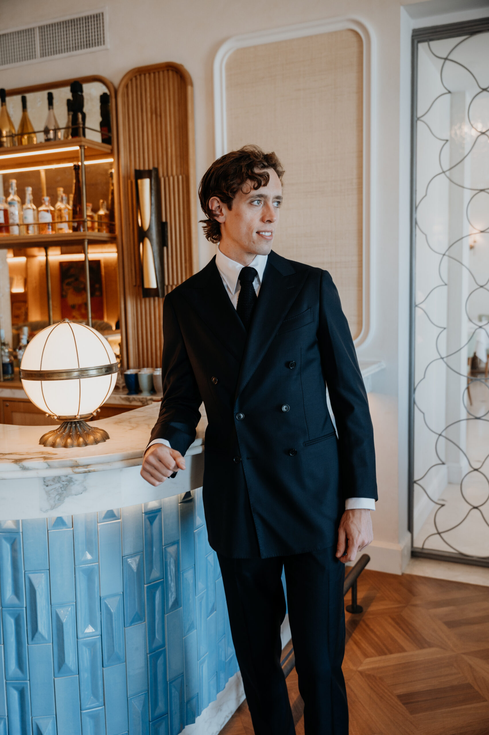 Groom at the bar of the Hotel